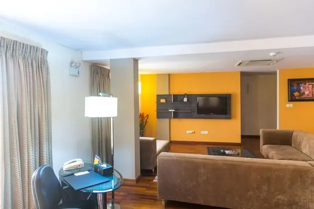 Süit, 1 En Büyük (King) Boy Yatak, Sigara İçilmez, Buzdolabı