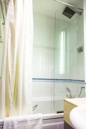 Süit, 1 En Büyük (King) Boy Yatak, Sigara İçilmez, Küçük Mutfak