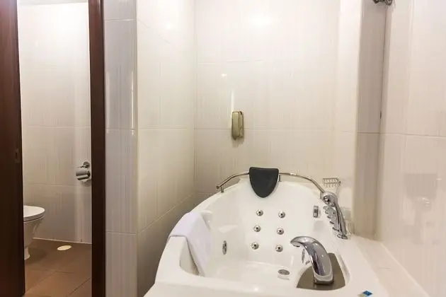Süit, 1 En Büyük (King) Boy Yatak, Sigara İçilmez, Küçük Mutfak