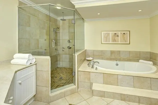 Süit, 1 Büyük (Queen) Boy Yatak, Sigara İçilmez, Sıcak Su Küveti (Walk-in Shower)