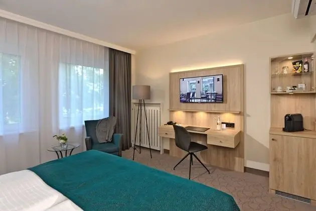 Comfort Oda, 1 Çift Kişilik Yatak (Converts to 2 Twin Beds)