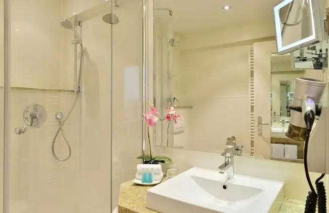 Premium Oda, 1 Çift Kişilik Yatak, Bahçe Manzaralı (Quiet Location)