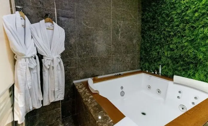 Deluxe Süit, 1 En Büyük (King) Boy Yatak, Sigara İçilmez, Sıcak Su Küveti