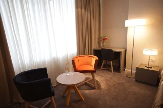 Junior Süit, 1 En Büyük (King) Boy Yatak, Sigara İçilmez, Küvet