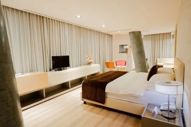 Junior Süit, 1 En Büyük (King) Boy Yatak, Sigara İçilmez, Küvet