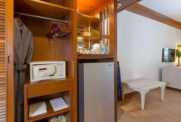 Deluxe Oda, 1 En Büyük (King) Boy Yatak, Balkon, Denize Bakan