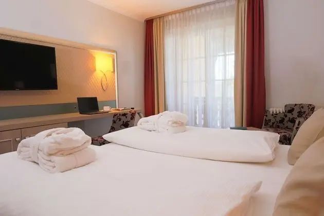 Superior Oda, 1 Çift Kişilik veya 2 Tek Kişilik Yatak, Balkon (or 2 Twin Beds;Quiet Location)