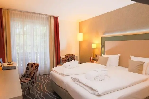 Superior Oda, 1 Çift Kişilik veya 2 Tek Kişilik Yatak, Balkon (or 2 Twin Beds;Quiet Location)