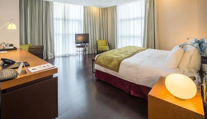 Süit, 1 En Büyük (King) Boy Yatak, Bağlantılı Odalar