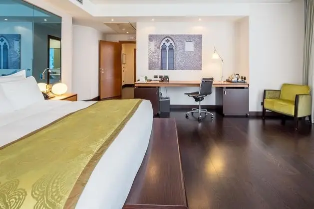 Süit, 1 En Büyük (King) Boy Yatak, Bağlantılı Odalar