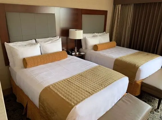 Oda, 2 Çift Kişilik Yatak, Sigara İçilmez