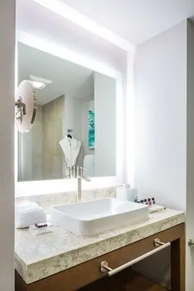 Standard Oda, 1 En Büyük (King) Boy Yatak ve Çekyat, Engellilere Uygun (with Sofabed)