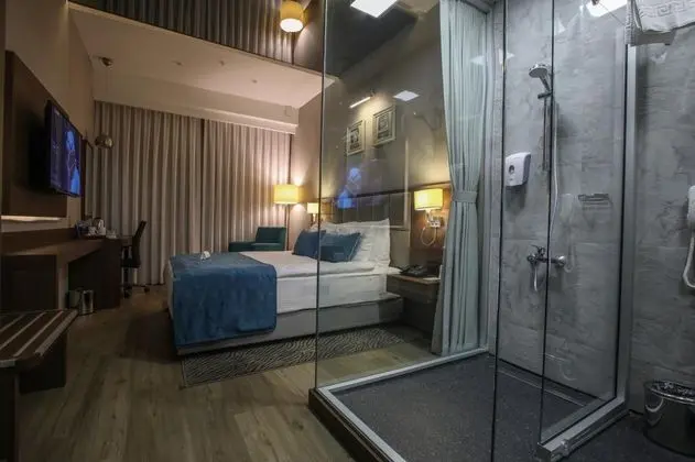 Çift Kişilik, Şehir Manzaralı
