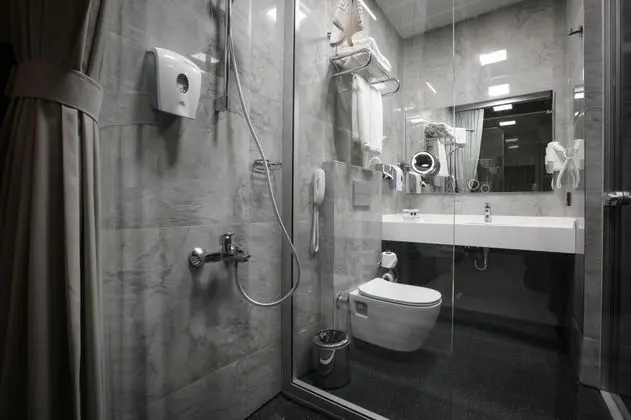 Çift Kişilik, Şehir Manzaralı