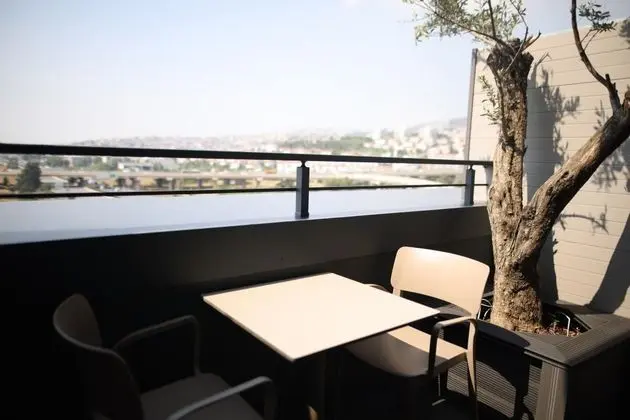 Çift Kişilik, Şehir Manzaralı