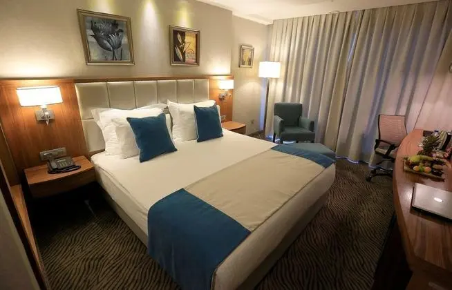 Standart Oda, Şehir Manzaralı