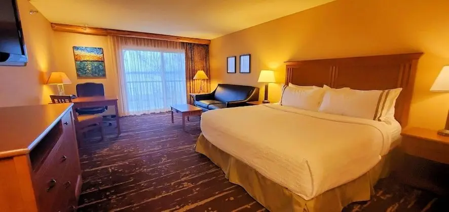 Standard Oda, 1 En Büyük (King) Boy Yatak, Balkon, Göl Kenarı