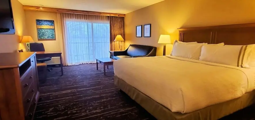 Standard Oda, 1 En Büyük (King) Boy Yatak, Balkon, Göl Kenarı