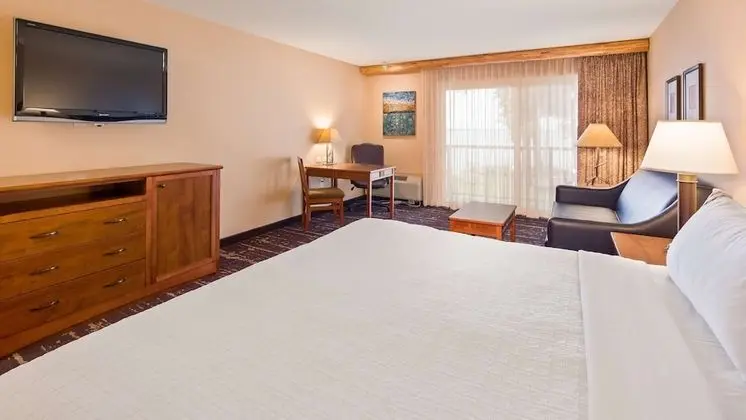 Standard Oda, 1 En Büyük (King) Boy Yatak, Balkon, Göl Kenarı