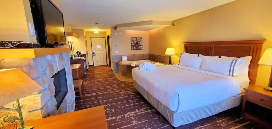 Süit, 1 En Büyük (King) Boy Yatak, Sıcak Su Küveti, Göl Kenarı