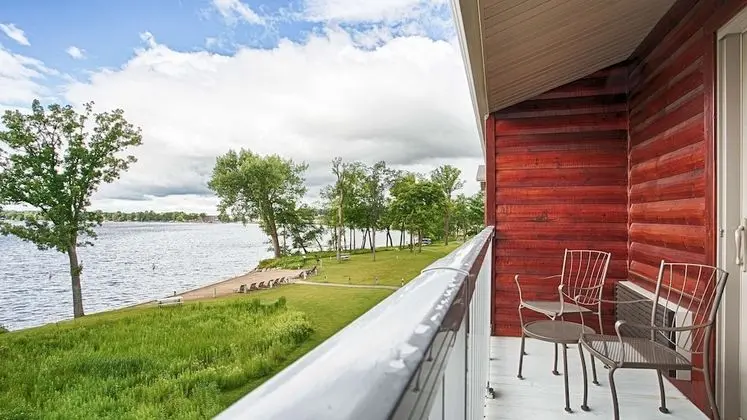 Süit, 1 En Büyük (King) Boy Yatak, Sıcak Su Küveti, Göl Kenarı