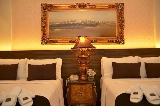 Deluxe Oda, 2 Çift Kişilik Yatak, Sigara İçilmez, Kısmi Deniz Manzarası