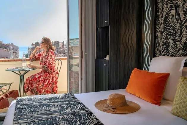 Deluxe Tek Büyük Yataklı Oda, Balkon