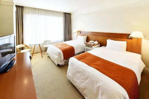 İki Ayrı Yataklı Oda, Sigara İçilmez