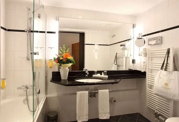 Comfort Oda, 1 Çift Kişilik Yatak, Balkon, Park Manzaralı