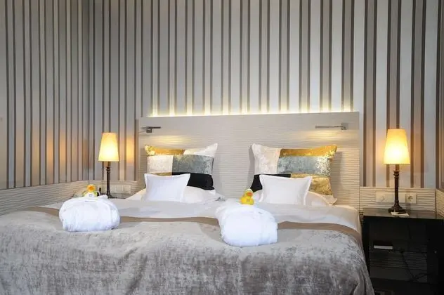 Deluxe Oda, 1 Çift Kişilik Yatak (Converts to 2 Twin Beds)