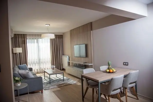 Süit, 1 En Büyük (King) Boy Yatak, Sigara İçilmez, Küçük Mutfak (with Sofabed)