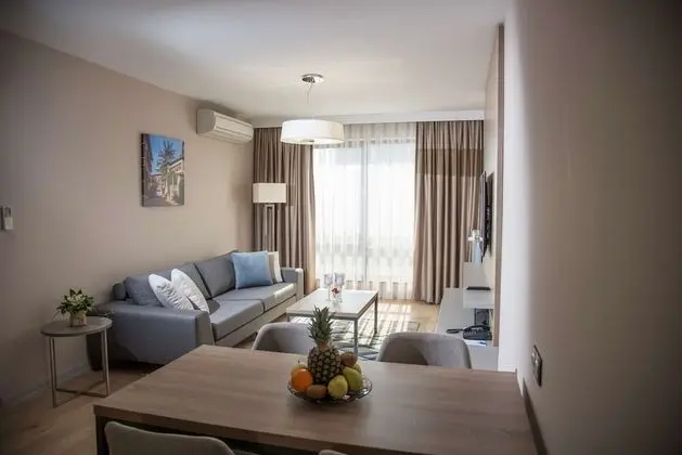 Süit, 1 En Büyük (King) Boy Yatak, Sigara İçilmez, Küçük Mutfak (with Sofabed)