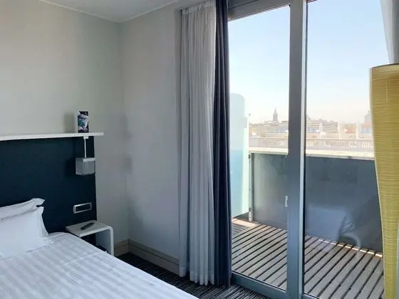 Junior Süit, 1 En Büyük (King) Boy Yatak, Teras, Şehir Manzaralı