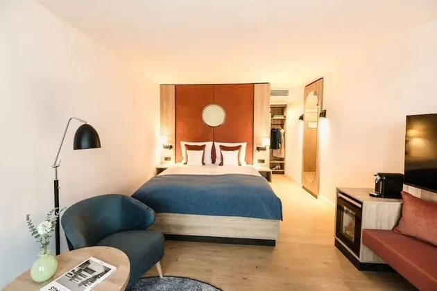 Standard Oda, 1 Çift Kişilik Yatak, Balkon, Göl Manzaralı (Walk-in Shower;with Sofabed)
