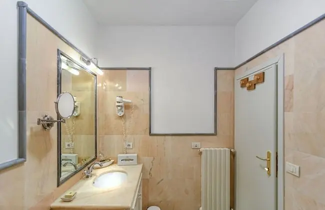Comfort Tek Büyük veya İki Ayrı Yataklı Oda, Özel Banyo