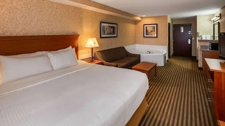 Süit, 1 En Büyük (King) Boy Yatak, Engellilere Uygun, Küçük Mutfak (with Sofabed)