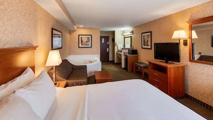 Süit, 1 En Büyük (King) Boy Yatak, Engellilere Uygun, Küçük Mutfak (with Sofabed)