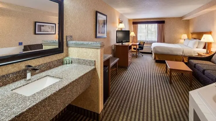 Süit, 1 En Büyük (King) Boy Yatak, Engellilere Uygun, Küçük Mutfak (with Sofabed)