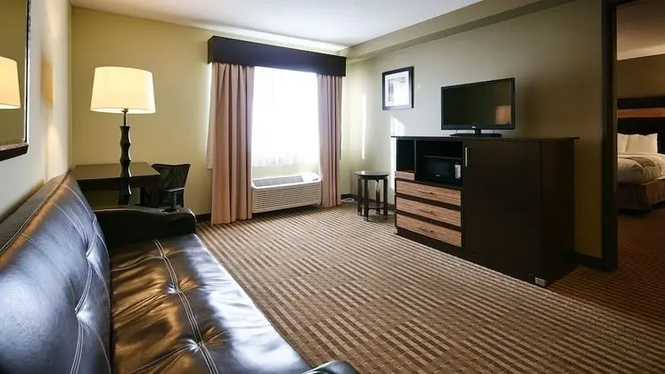 Süit, 1 En Büyük (King) Boy Yatak, Engellilere Uygun, Küçük Mutfak (with Sofabed)