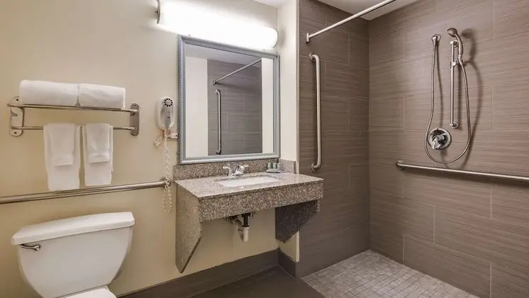 Standard Oda, 2 Büyük (Queen) Boy Yatak, Engellilere Uygun, Sigara İçilmez