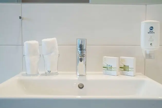 Deluxe Oda, 1 Çift Kişilik Yatak, Balkon, Göl Manzaralı (Balcony)