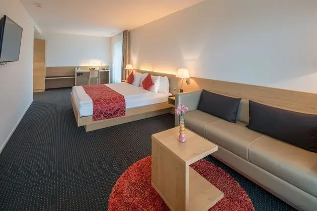 Junior Süit, 1 Çift Kişilik Yatak, Balkon, Göl Manzaralı (Balcony)