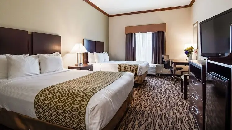 Standard Oda, 2 Büyük (Queen) Boy Yatak, Engellilere Uygun, Küvet