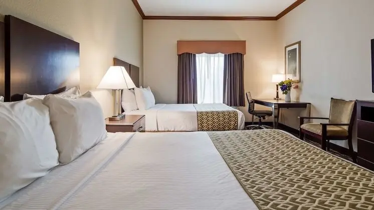 Standard Oda, 2 Büyük (Queen) Boy Yatak, Engellilere Uygun, Küvet