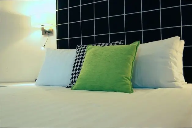 Junior Süit, 1 Büyük (Queen) Boy Yatak, Sigara İçilmez, Küçük Mutfak