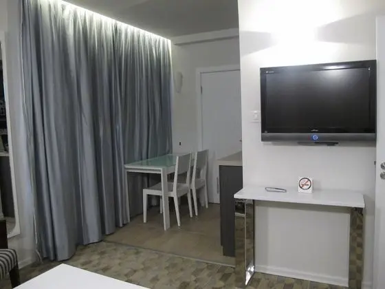 Junior Süit, 1 Büyük (Queen) Boy Yatak, Sigara İçilmez, Küçük Mutfak