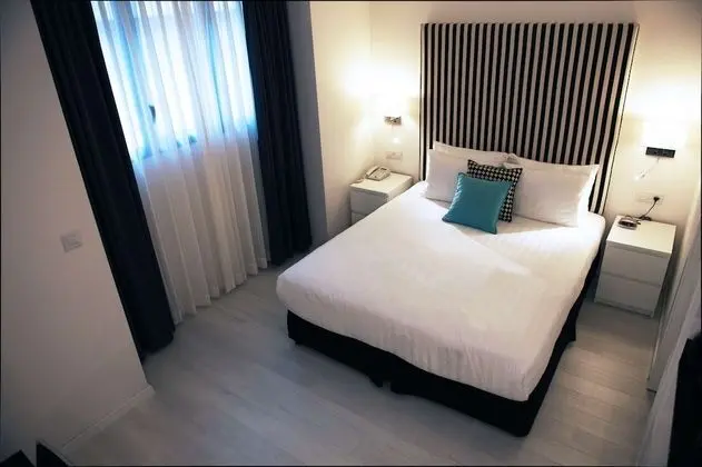 Standard Oda, 1 Büyük (Queen) Boy Yatak, Sigara İçilmez, Mutfak