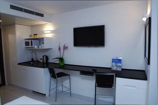 Standard Oda, 1 Büyük (Queen) Boy Yatak, Sigara İçilmez, Mutfak