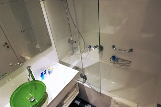 Süit, 1 Büyük (Queen) Boy Yatak, Sigara İçilmez, Küçük Mutfak