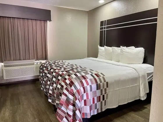 Superior Oda, 1 En Büyük (King) Boy Yatak, Engellilere Uygun, Sigara İçilmez
